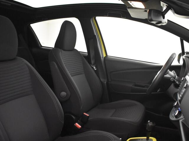 Toyota YARIS 1.5 Hybrid Bi-Tone | Panoramadak | Stoelverwarming | Navigatie