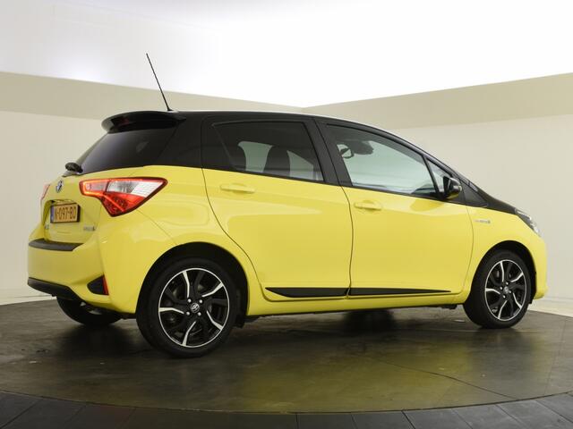 Toyota YARIS 1.5 Hybrid Bi-Tone | Panoramadak | Stoelverwarming | Navigatie