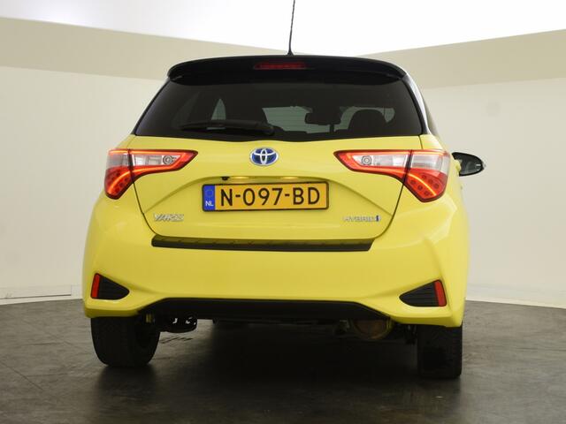 Toyota YARIS 1.5 Hybrid Bi-Tone | Panoramadak | Stoelverwarming | Navigatie