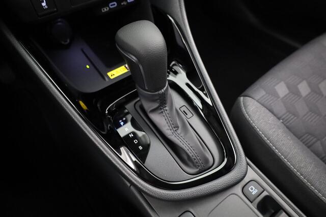 Toyota YARIS 1.5 Hybrid 115 Dynamic *NIEUW* | Direct leverbaar! | Comfort Pack | Apple Carplay -/ Android Auto | Parkeercamera |