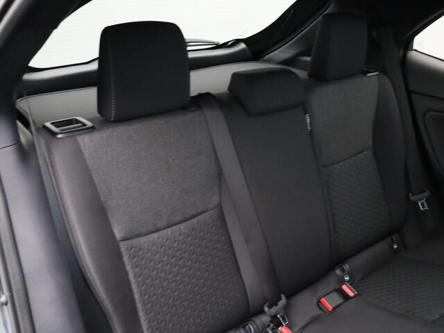 Toyota YARIS Cross 1.5 Hybrid 130 Dynamic | Achteruitrijcamera | Stuur, Voorruit en stoelverwarming | Apple Carplay & Android Auto |