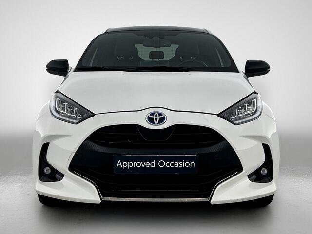 Toyota YARIS 1.5 Hybrid Launch Edition | Panorama dak | Lederen bekleding |