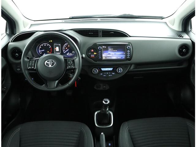 Toyota YARIS 1.5 VVT-i Aspiration | Cruise control | Parkeer camera | Climate control |