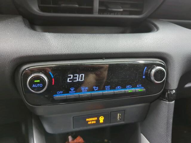 Toyota YARIS 1.5 Hybrid Active Auto. Navigatie Apple Carplay/Android Auto Camera Adaptive Cruise Control Climate Control