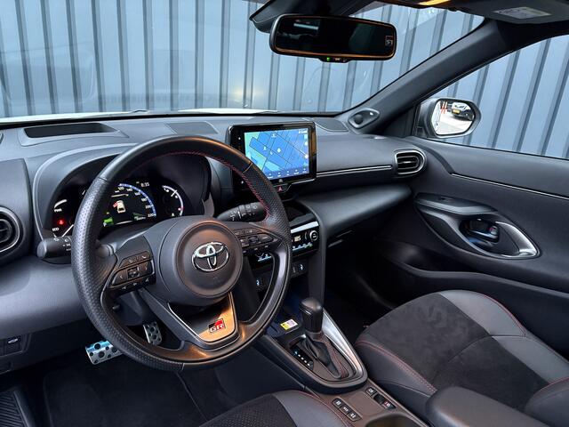 Toyota YARIS Cross 1.5 Hybrid GR Sport | Panodak | Elk. A-klep | JBL | Blind Spot | Head Up | Prijs Rijklaar!!