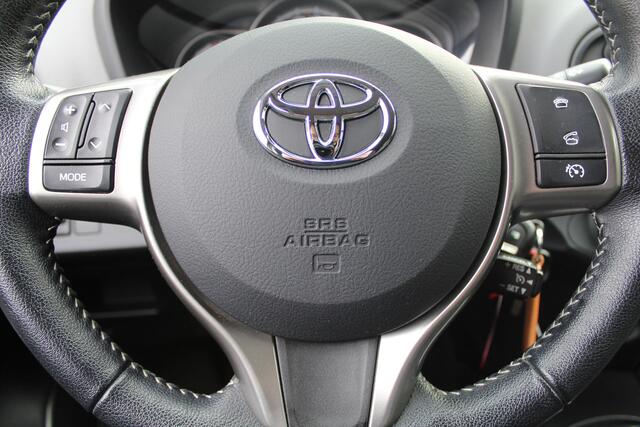 Toyota YARIS 1.3 VVT-i Aspiration | Rijklaar | Cruise | Airco | Camera | Bluetooth | NL-auto | Dealer onderhouden