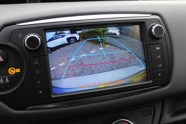 Toyota YARIS 1.3 VVT-i Aspiration | Rijklaar | Cruise | Airco | Camera | Bluetooth | NL-auto | Dealer onderhouden