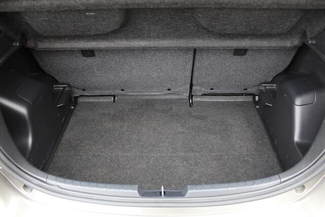 Toyota YARIS 1.3 VVT-i Aspiration | Rijklaar | Cruise | Airco | Camera | Bluetooth | NL-auto | Dealer onderhouden