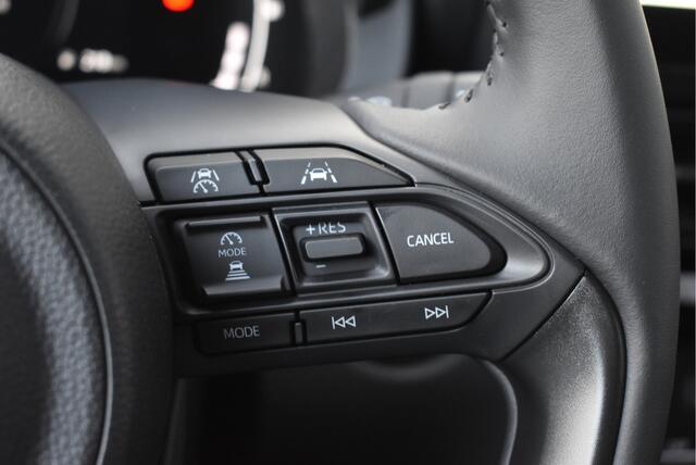 Toyota YARIS Cross 1.5 Hybrid Dynamic Camera, Adaptive cruise, Stoelverwarming
