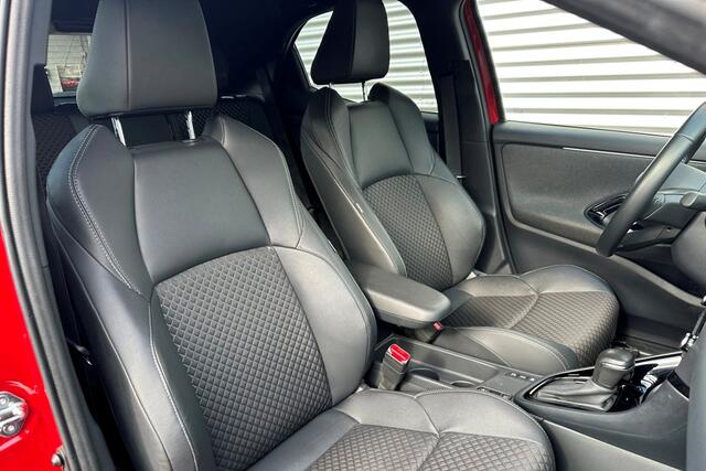 Toyota YARIS 1.5 Hybrid Executive Bi-Tone