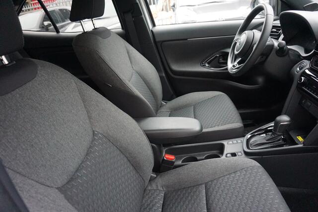 Toyota YARIS Cross 1.5 Hybrid 115 Business Plus |Navi|Carplay|PDC V+A|Stoel en stuurverw|Dodehoek|