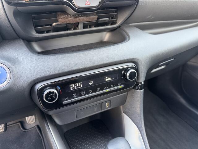 Toyota YARIS 1.5 Hybrid Dynamic Dealer Onderhouden Cruise Carplay