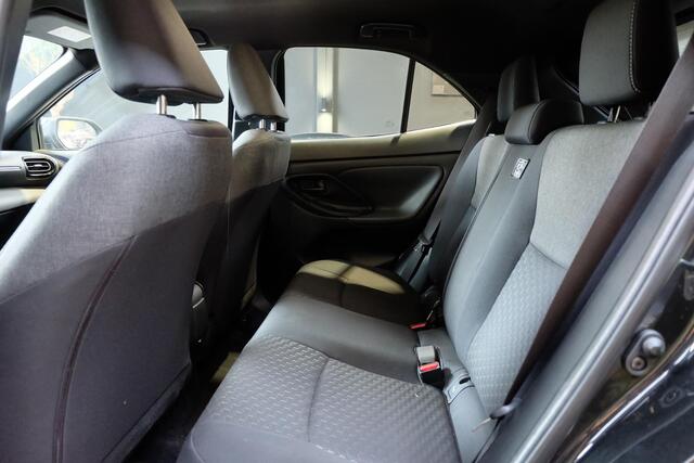 Toyota YARIS Cross 1.5 Hybrid 115 First Edition / Fabrieksgarantie t/m '34 / Stuurverwarming