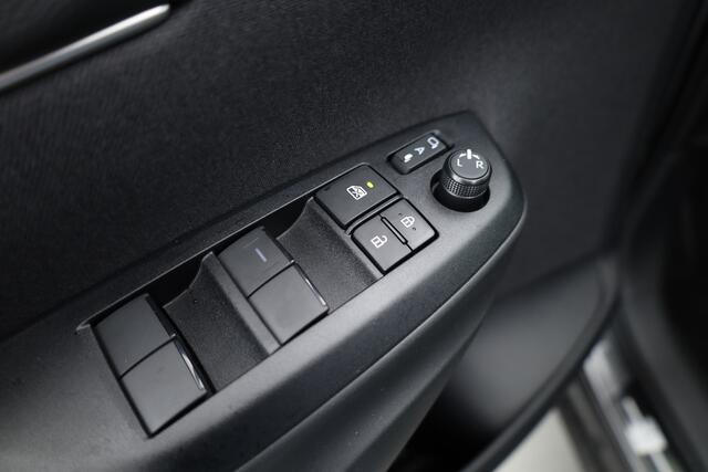 Toyota YARIS Cross 1.5 Hybrid Teamplayer 130pk | Winter pack | Safety pack | Navi | Adapt. Cruise | Camera | Keyless