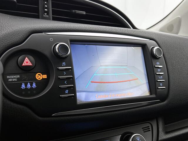 Toyota YARIS 1.5 VVT-i Y20 | Navigatie | Lichtmetalen wielen | Achteruitrijcamera |