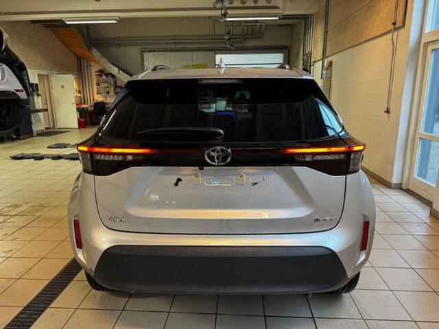 Toyota YARIS Verwacht! 1.5 HYBRID Style Safety, Camera, Carplay, Stoel/Ruit Verw. Z.G.A.N.