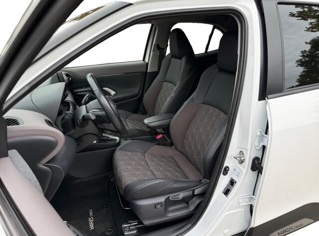 Toyota YARIS 1.5 Hybrid Executive I Navi I Half-leder I Camera I Keyless