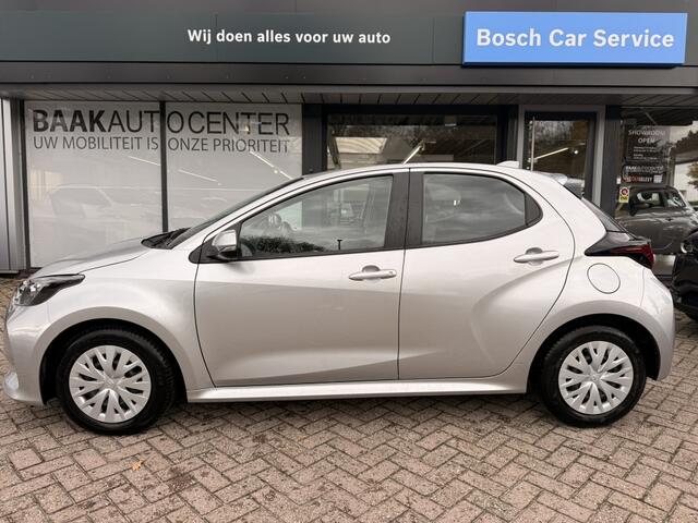 Toyota YARIS 1.5 Hyb. Active