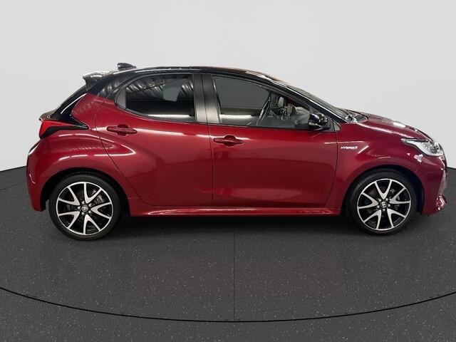 Toyota YARIS 1.5 Hybrid Executive Bi Tone | Rijklaar | Blindspot | Sensoren | HUD | 17 "