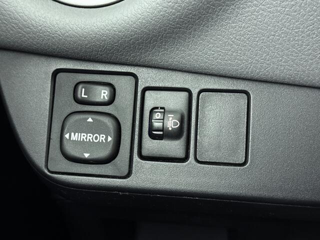 Toyota YARIS 1.3 VVT-i Aspiration Dealeronderhouden | 5-Drs | 6-Versnellingen | Parkeercamera | Cruise Control |