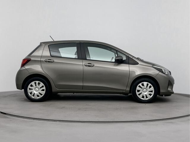 Toyota YARIS 1.3 VVT-i Aspiration Dealeronderhouden | 5-Drs | 6-Versnellingen | Parkeercamera | Cruise Control |