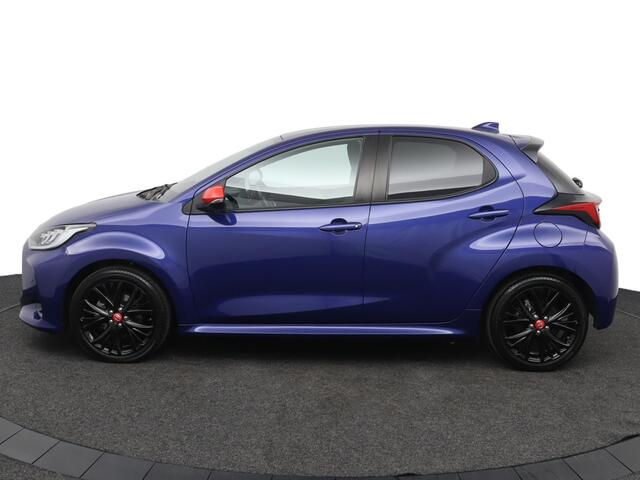 Toyota YARIS 1.5 Hybrid Executive Sport | Leder - Stoffen bekleding | JBL | Navigatie | Dodehoek sensor |
