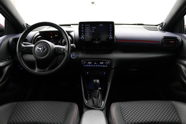 Toyota YARIS 1.5 Hybrid Executive Sport | Leder - Stoffen bekleding | JBL | Navigatie | Dodehoek sensor |
