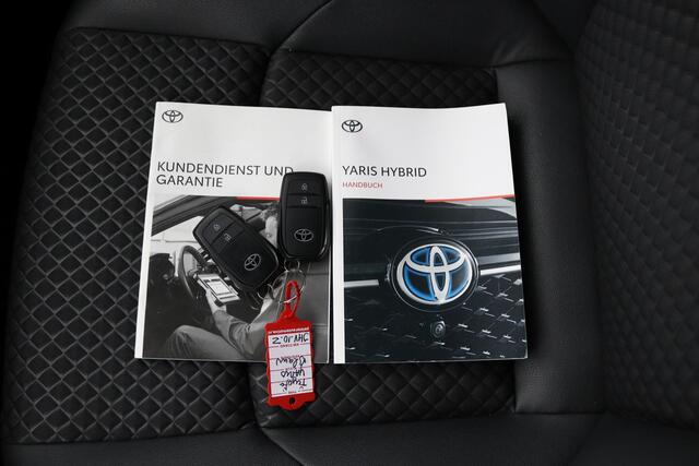 Toyota YARIS 1.5 Hybrid Executive Sport | Leder - Stoffen bekleding | JBL | Navigatie | Dodehoek sensor |