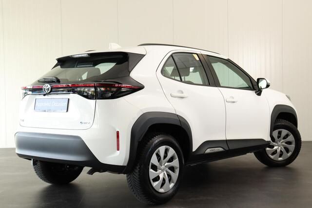Toyota YARIS Cross 1.5 Hybrid 116 Active Limited , Lage Km