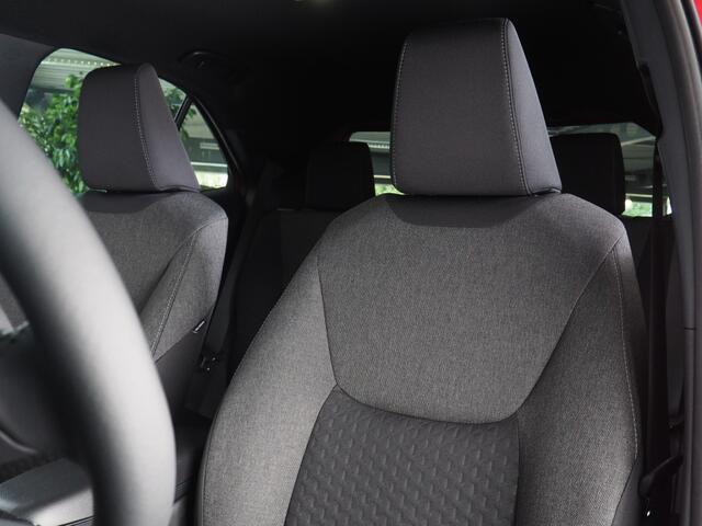 Toyota YARIS Cross 1.5 Hybrid 130 Executive/ Teamplayer | Dodehoekdetectie | Parkeersensoren Voor en Achter | Stuurwiel- En Stoelverwarming | Botsherkenning | Grootlichtassistent