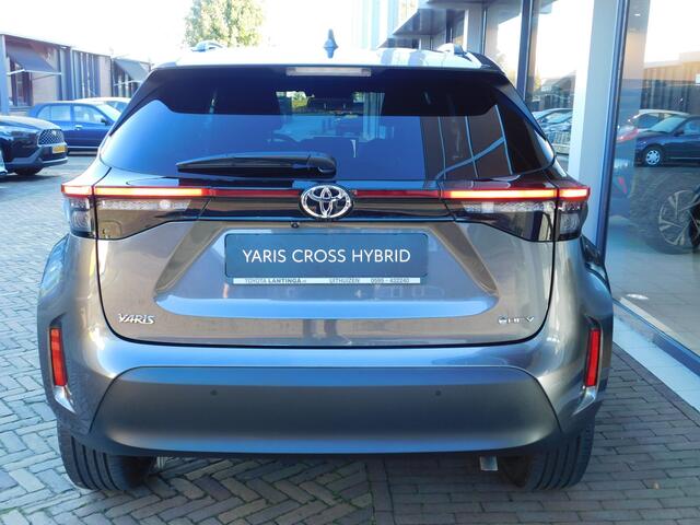 Toyota YARIS Cross 1.5 Hybrid Dynamic | Stoel en stuurverwarming | PDC
