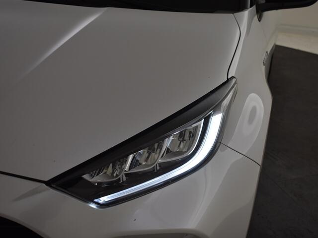 Toyota YARIS 1.5 Hyb. Launch Edition limited | Trekhaak | Stoelverwarming