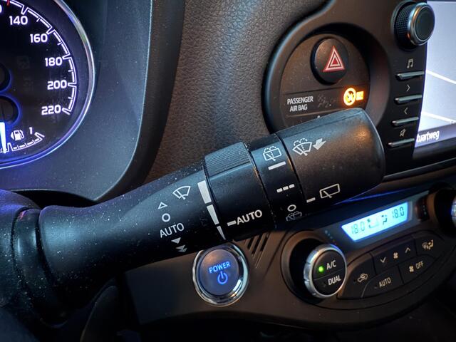 Toyota YARIS 1.5 Hybrid Executive 1e eigenaar, Nederlandse auto, dealeronderhouden, cruise control, halfleder, navigatie, slechts 38.992 KM!