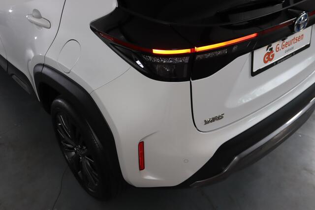 Toyota YARIS Cross Adventure 1.5 Hybrid AWD, JBL Audio, Panoramadak, Apple CarPlay/Android Auto,