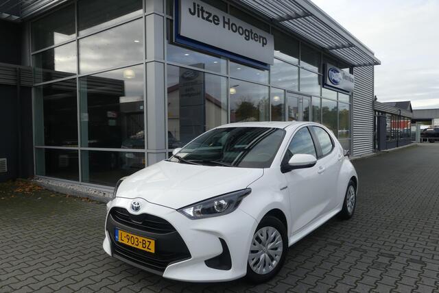 Toyota YARIS 1.5 Hybrid Active TREKHAAK AFNEEMBAAR (450KG), ADAPT. CRUISE, CLIMA, CAMERA, DAB, APPLE CARPLAY/ANDROID AUTO, 54.896KM