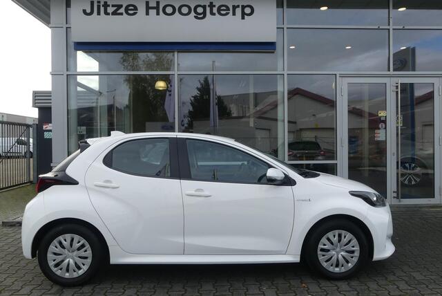 Toyota YARIS 1.5 Hybrid Active TREKHAAK AFNEEMBAAR (450KG), ADAPT. CRUISE, CLIMA, CAMERA, DAB, APPLE CARPLAY/ANDROID AUTO, 54.896KM