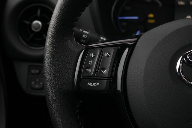 Toyota YARIS 1.5 Hybrid Bi-Tone Plus | Fietsendragerbeugel | Panoramadak |