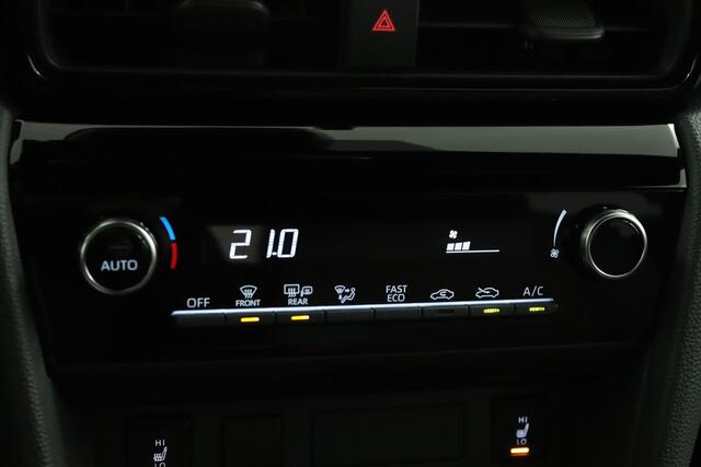 Toyota YARIS Cross 1.5 Hybrid 115 First Edition | Adaptive Cruise Control | Apple Carplay | Android Auto | Achteruitrijcamera | Stoelverwarming | Stuurverwarming |