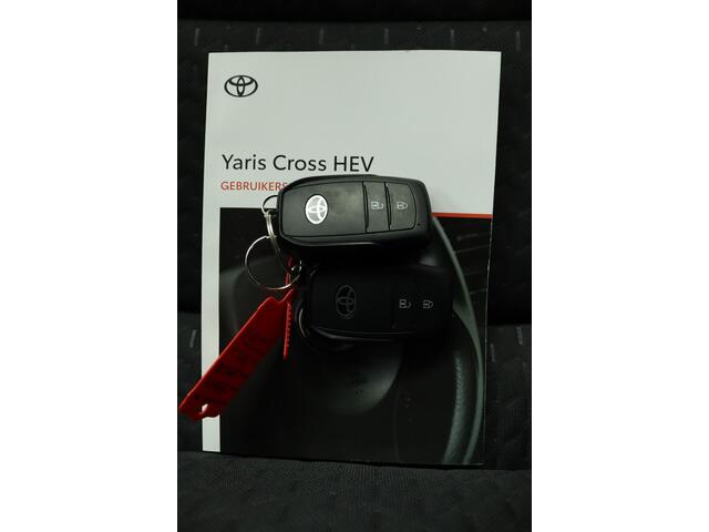 Toyota YARIS Cross 1.5 Hybrid 115 First Edition | Adaptive Cruise Control | Apple Carplay | Android Auto | Achteruitrijcamera | Stoelverwarming | Stuurverwarming |