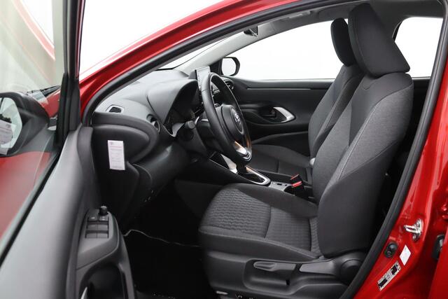 Toyota YARIS 1.5 Hybrid Dynamic | Stuur en Stoelverwarming | Led verlichting | Apple Carplay | Android Auto |