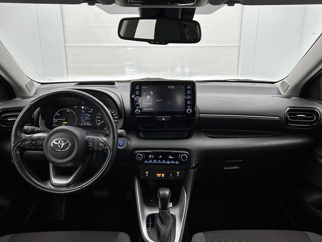 Toyota YARIS 1.5 Hybrid Dynamic | Stoelverwarming | Head up Display | LM Velgen | Apple Carplay / Android Auto |