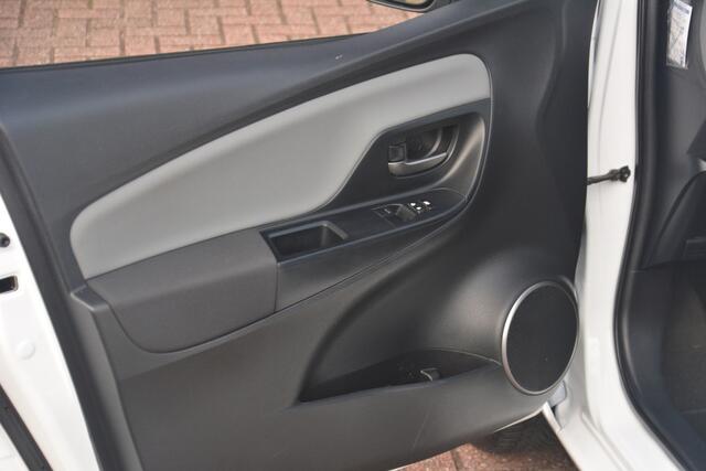 Toyota YARIS 1.3 VVT-i Trend | Navigatie | Camera | Cruise | Lane assist | Clima | NL auto!! |