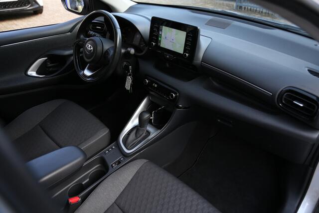 Toyota YARIS 1.5 Hybrid Active Navi Carplay Camera ACC