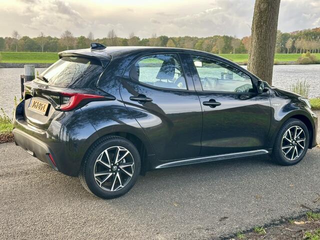 Toyota YARIS 1.5 Hybrid Dynamic | 34.000 KM | Automaat | Apple carplay | Stoelverwarming | Camera