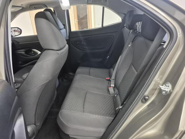 Toyota YARIS Cross 1.5 Hybrid 115 Active | Stoel/stuur verwarming | Draadloos carplay/auto | Licht/regen sensor |