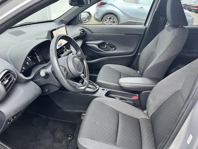Toyota YARIS Cross 1.5 Hybrid 115 First Edition Comfort pack NL Auto PDC Blinde Spot Stoelverwarming Stuurverwarming