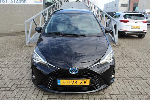 Toyota YARIS 1.5 Hybrid Dynamic /Automaat/Orig.NL auto/Achteruitrijcamera/Climate control/Cruise control/Keyless/Navi by app/Privacy glass/Mistlampen/Licht metalen velgen