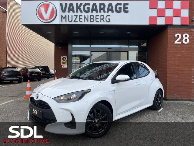 Toyota YARIS 1.5 Hybrid Business Plus // ADAPTIEVE CRUISE // NAVI+CARPLAY // CAMERA // CLIMA // STOELVERWARMING //