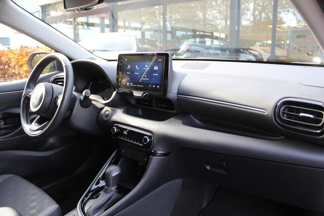 Toyota YARIS 1.5 Hybrid 115 First Edition | Rijklaar | PDC | Dodehoekdetectie | Apple/Android | Camera | Stoel/Stuur-verwarming