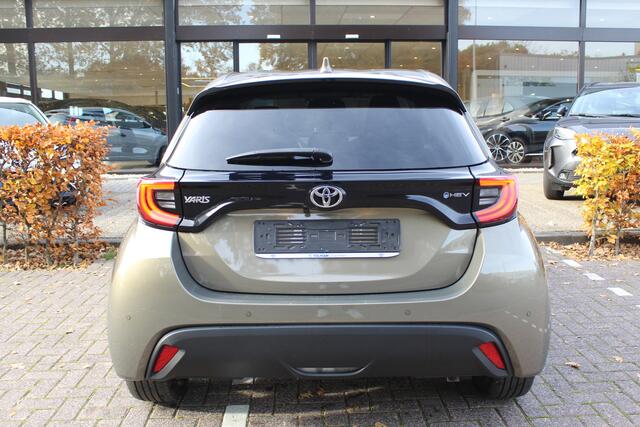 Toyota YARIS 1.5 Hybrid 115 First Edition | Rijklaar | PDC | Dodehoekdetectie | Apple/Android | Camera | Stoel/Stuur-verwarming